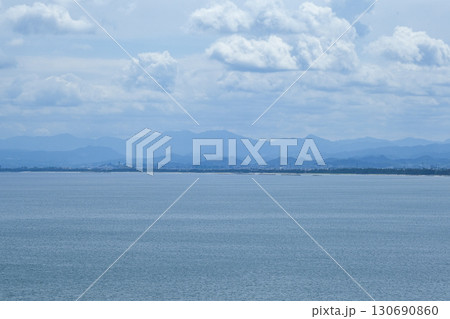 境港の展望台から眺める弓ヶ浜海岸 130690860