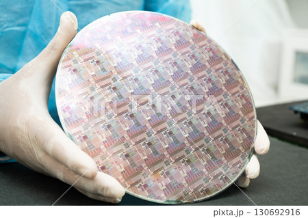 Silicon wafer for manufacturing semiconductor of integrated circuit. 130692916
