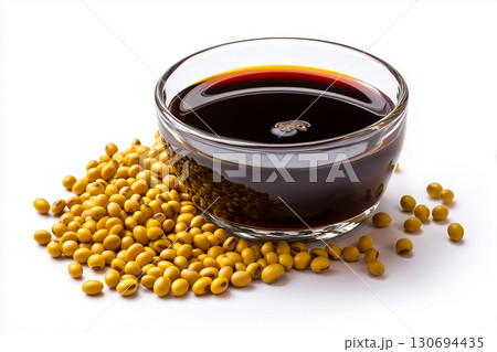 醤油と大豆、自然素材と健康食の象徴 130694435