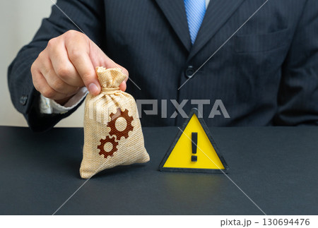 A set of solutions to solve the problem. Tools and methods for fixing a breakdown or situation, crisis management, innovation strategy, business recovery, repair process illustration. 130694476