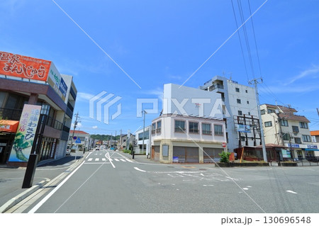 静岡県・伊豆の国市・伊豆長岡駅駅前ロータリー 静岡県・伊豆の国市・伊豆長岡駅駅前ロータリー 130696548