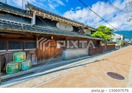 奈良県　御所市の町並み 130697076