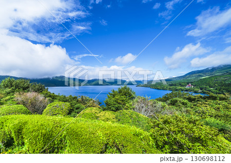 夏の芦ノ湖　箱根公園の展望台から見る絶景【神奈川県・箱根町】 130698112