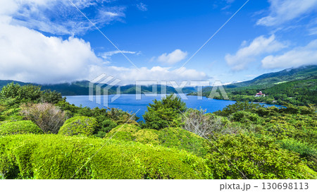 夏の恩賜箱根公園 展望台から見た芦ノ湖のパノラマ風景【神奈川県・箱根町】 夏の恩賜箱根公園 展望台から見た芦ノ湖のパノラマ風景【神奈川県・箱根町】 130698113