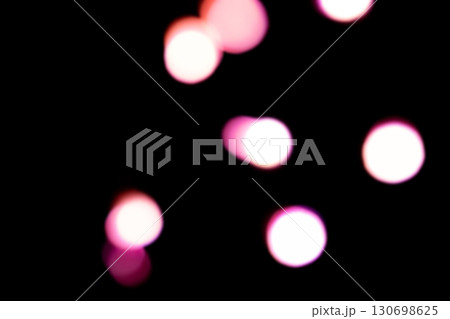 ピンクカラー系玉ボケイメージ　(写真素材) 130698625