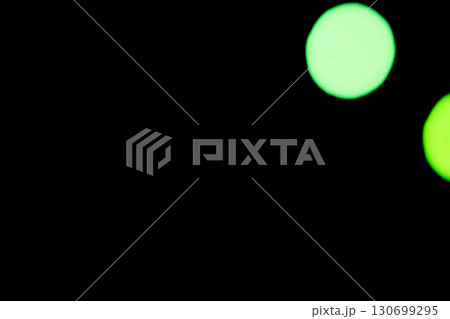 イエローグリーンカラー系玉ボケイメージ (写真素材) イエローグリーンカラー系玉ボケイメージ (写真素材) 130699295