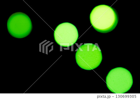 イエローグリーンカラー系玉ボケイメージ　(写真素材) 130699305