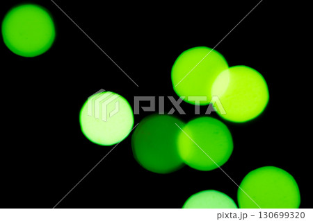 イエローグリーンカラー系玉ボケイメージ (写真素材) イエローグリーンカラー系玉ボケイメージ (写真素材) 130699320