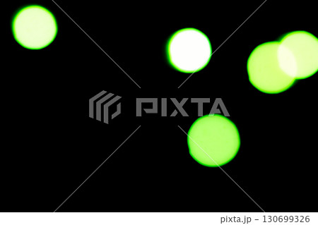 イエローグリーンカラー系玉ボケイメージ (写真素材) イエローグリーンカラー系玉ボケイメージ (写真素材) 130699326