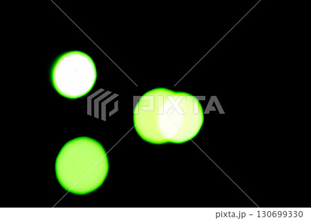 イエローグリーンカラー系玉ボケイメージ (写真素材) イエローグリーンカラー系玉ボケイメージ (写真素材) 130699330