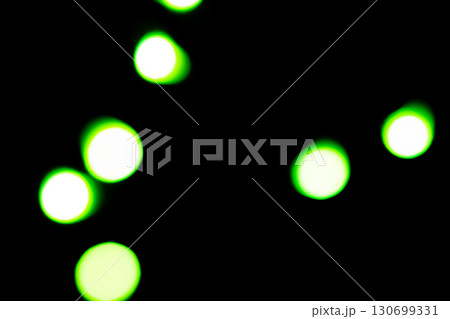 イエローグリーンカラー系玉ボケイメージ (写真素材) イエローグリーンカラー系玉ボケイメージ (写真素材) 130699331