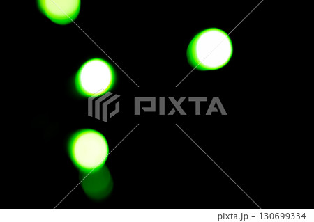 イエローグリーンカラー系玉ボケイメージ (写真素材) イエローグリーンカラー系玉ボケイメージ (写真素材) 130699334