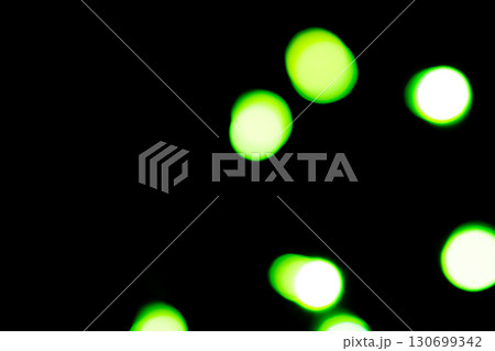 イエローグリーンカラー系玉ボケイメージ (写真素材) イエローグリーンカラー系玉ボケイメージ (写真素材) 130699342
