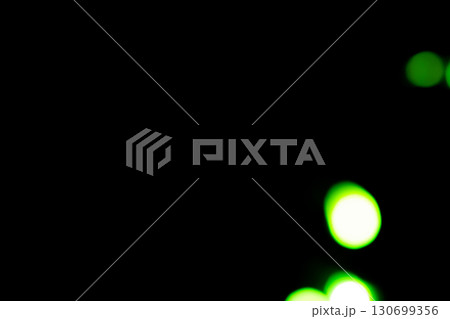 イエローグリーンカラー系玉ボケイメージ　(写真素材) 130699356