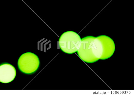 イエローグリーンカラー系玉ボケイメージ (写真素材) イエローグリーンカラー系玉ボケイメージ (写真素材) 130699370