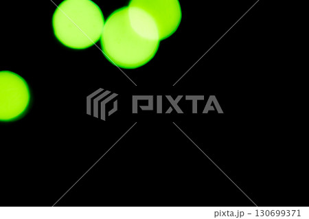 イエローグリーンカラー系玉ボケイメージ (写真素材) イエローグリーンカラー系玉ボケイメージ (写真素材) 130699371