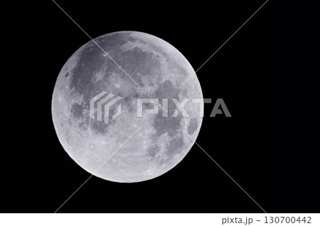 皆既月蝕前の満月　lunar eclipse　月  アルテミス計画　Artemis program 130700442