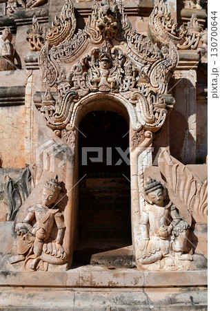 ミャンマー、カックー、カックー遺跡、仏塔群、仏塔の彫刻 130700644