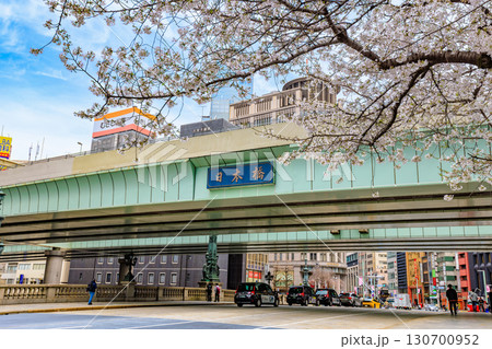東京 中央区 日本橋と桜 東京 中央区 日本橋と桜 130700952