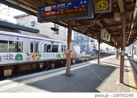 岡崎市 名鉄東岡崎駅のプラットホームと名鉄車両 岡崎市 名鉄東岡崎駅のプラットホームと名鉄車両 130701240
