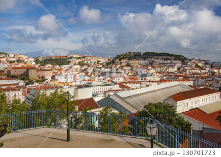 ポルトガルの首都リスボンの旅行風景 130701723