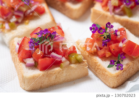 エデュケートフラワーを使ったブリュスケッタのイメージ エデュケートフラワーを使ったブリュスケッタのイメージ 130702023