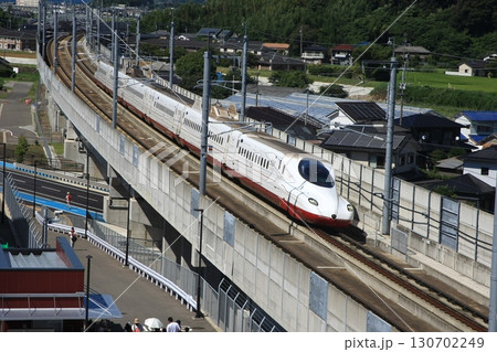 西九州新幹線新大村新幹線車両基地を通過する「かもめ29号」 130702249