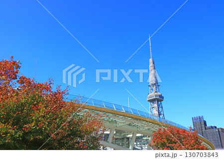 愛知県名古屋市、名古屋テレビ塔とオアシス21の風景 愛知県名古屋市、名古屋テレビ塔とオアシス21の風景 130703843