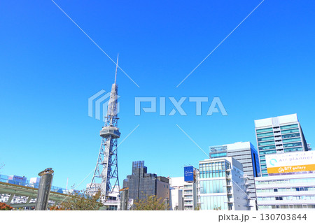 愛知県名古屋市、名古屋テレビ塔とオアシス21の風景 愛知県名古屋市、名古屋テレビ塔とオアシス21の風景 130703844