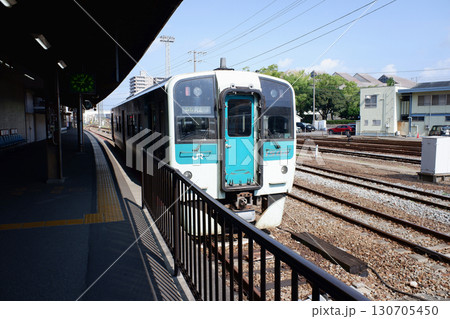 徳島県 徳島駅 1番線・阿波川島行き 徳島県 徳島駅 1番線・阿波川島行き 130705450