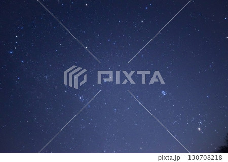 冬の星座と綺麗な星空 130708218