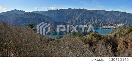 丹沢の仏果山山頂　展望台からのパノラマ　丹沢山地と宮ヶ瀬湖 130713146