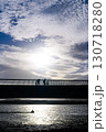 海にかかる橋 130718280