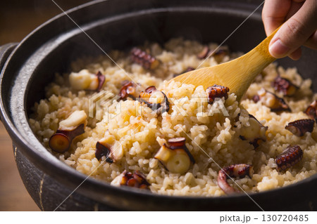 しゃもじですくったたこ飯 130720485