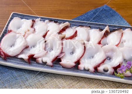 美味しいタコの刺身 130720492