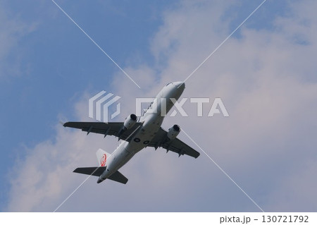 離着陸する航空機 離着陸する航空機 130721792