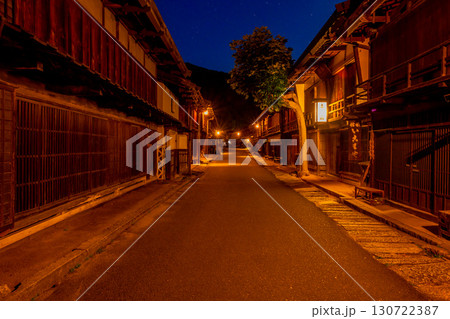 長野県　南木曽町　中山道　妻籠宿の町並み 130722387
