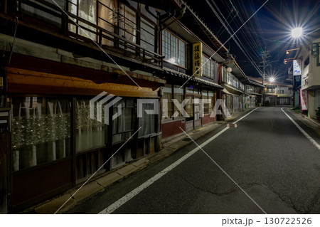岐阜 恵那市 夜の大正村の町並み 岐阜 恵那市 夜の大正村の町並み 130722526