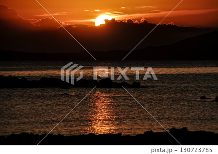 <五島の風景>秋の日が沈む間際の海の景色 <五島の風景>秋の日が沈む間際の海の景色 130723785
