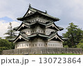 弘前城天守斜めから 130723864
