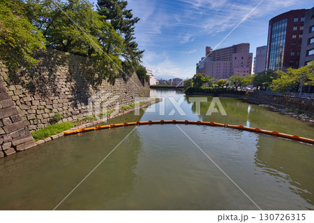 待ち遠しい坤櫓復元工事 130726315