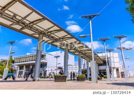 日本の横浜都市景観 地下鉄 「センター南駅」などを望む 日本の横浜都市景観 地下鉄 「センター南駅」などを望む 130726414