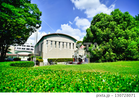砧公園内にある世田谷美術館 砧公園内にある世田谷美術館 130728071