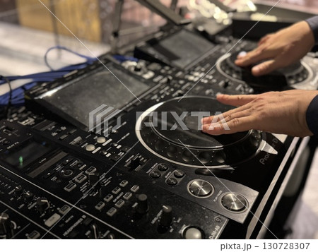 DJブース 130728307