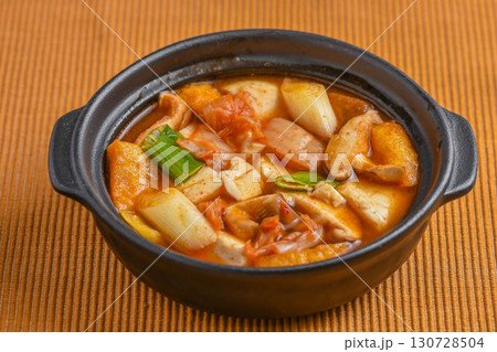 韓国料理スンドゥブチゲ 130728504