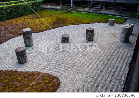 【京都風景】東福寺本坊庭園　美しい星座「北斗七星」を映し出す東庭 130730340