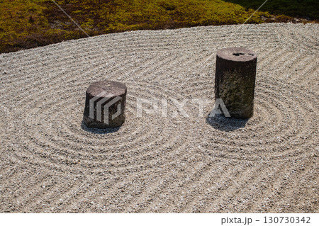 【京都風景】東福寺本坊庭園　美しい星座「北斗七星」を映し出す東庭 130730342