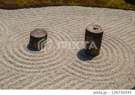 【京都風景】東福寺本坊庭園 美しい星座「北斗七星」を映し出す東庭 【京都風景】東福寺本坊庭園 美しい星座「北斗七星」を映し出す東庭 130730345
