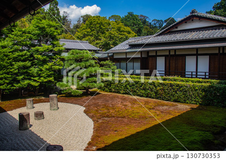 【京都風景】東福寺本坊庭園 美しい星座「北斗七星」を映し出す東庭 【京都風景】東福寺本坊庭園 美しい星座「北斗七星」を映し出す東庭 130730353