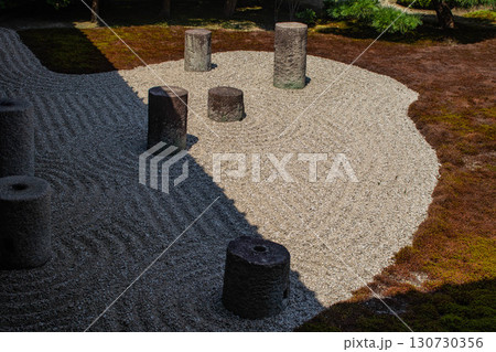 【京都風景】東福寺本坊庭園　美しい星座「北斗七星」を映し出す東庭 130730356